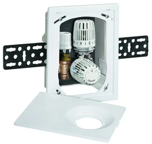 Heizkreisverteiler von IMI Hydronic Engineering in einer weißen Wandmontagebox. Enthält Thermostatventil und Heizkörperanschlüsse für eine saubere Installation.